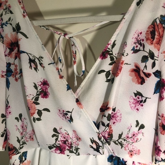 Blue Rain Floral and Striped Open Back Romper Medium - Picture 6 of 8